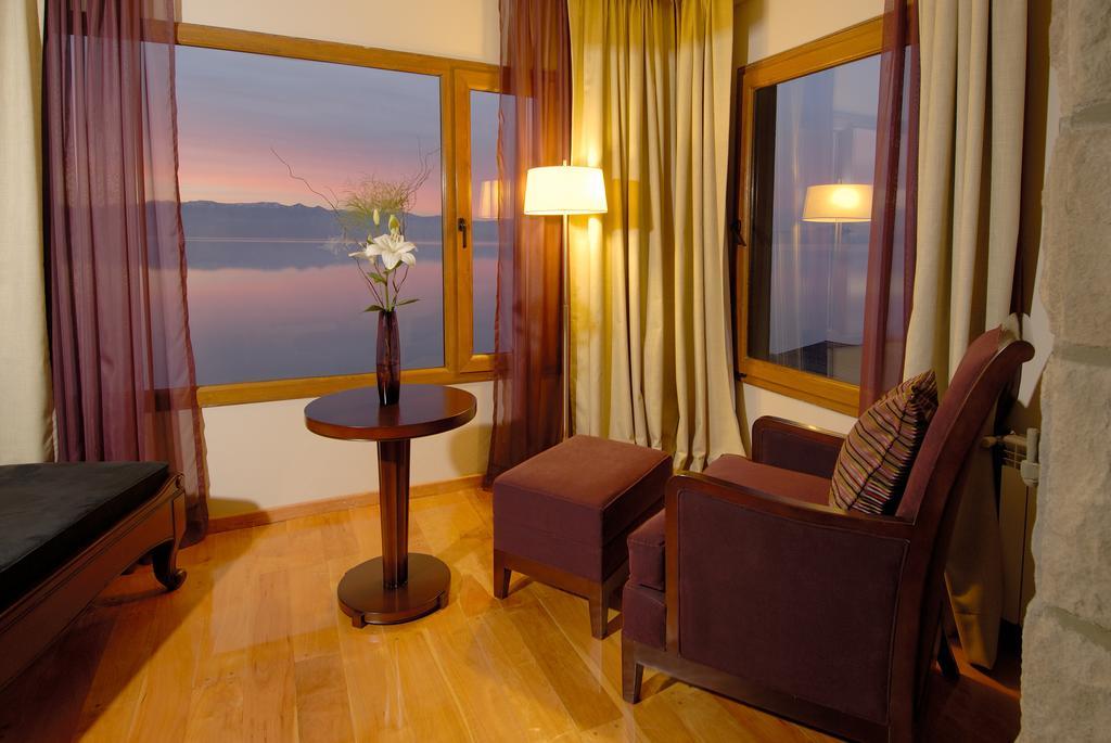 Alma Del Lago Suites & Spa San Carlos de Bariloche Exterior photo